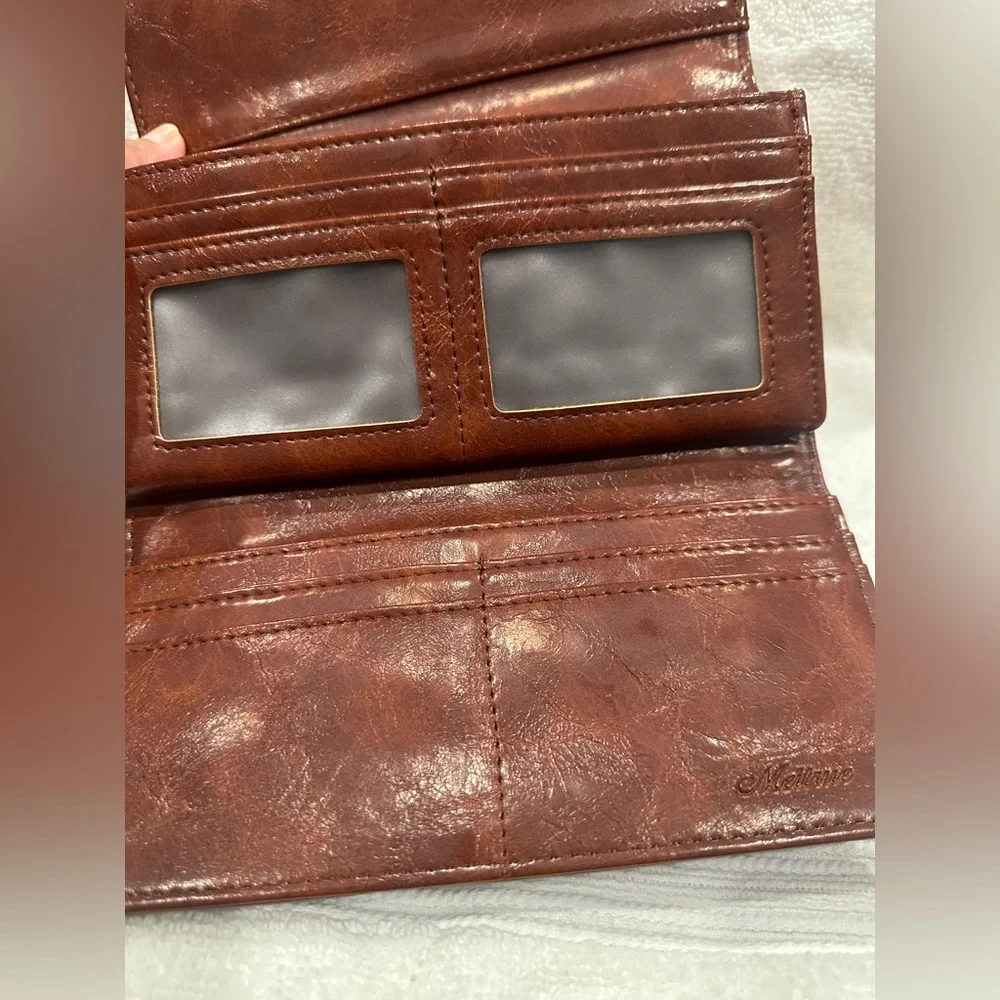 Embossed Rust-Brown Leather Wallet - Picture 6 of 6